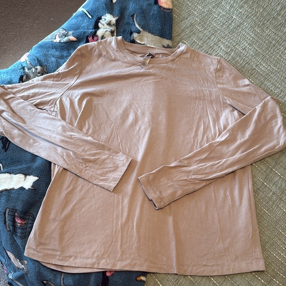 SKIMS Relaxed Tee Long Sleeve - Picture 4 of 7